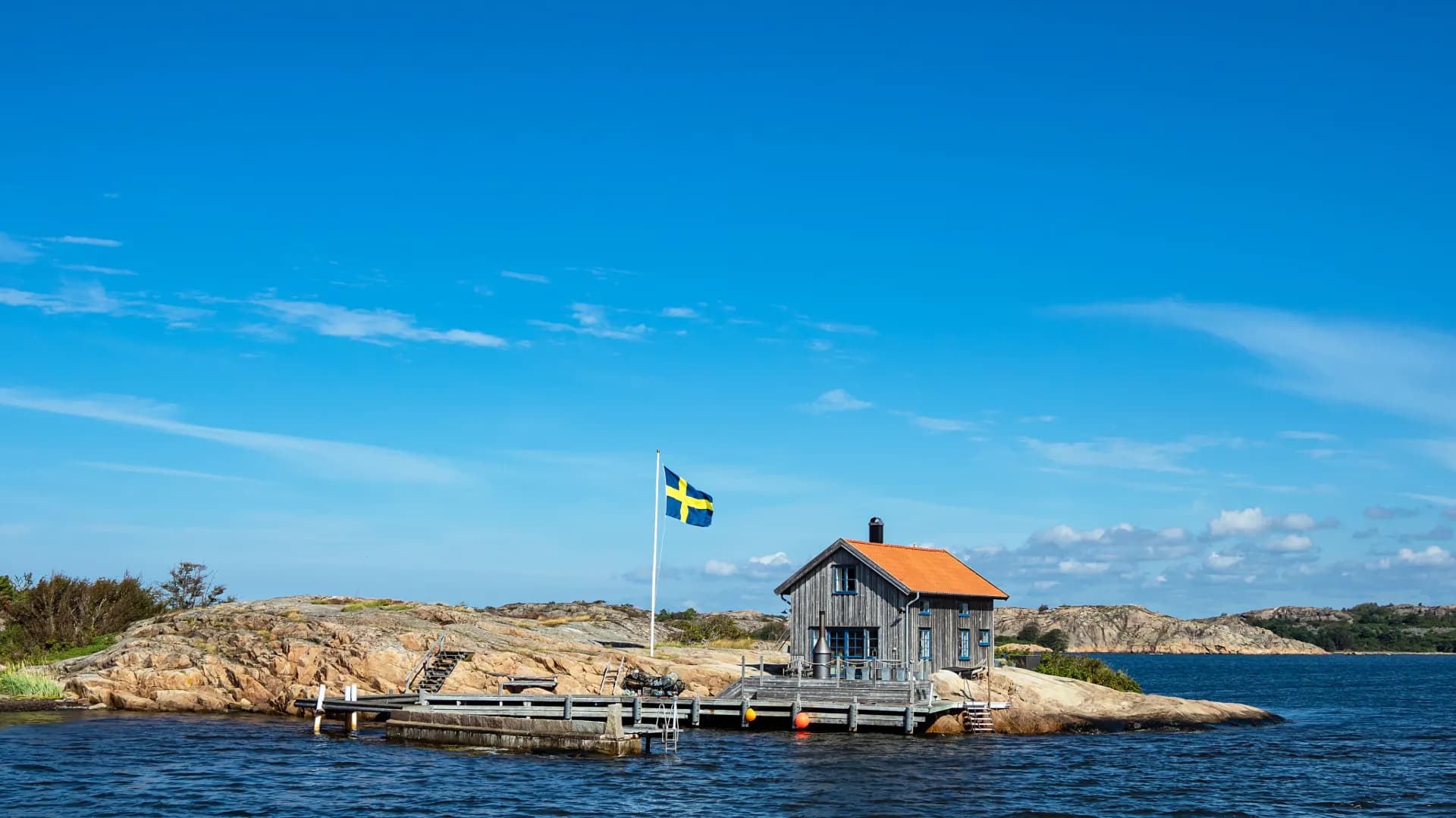 Hus i skärgårdsmiljö.
